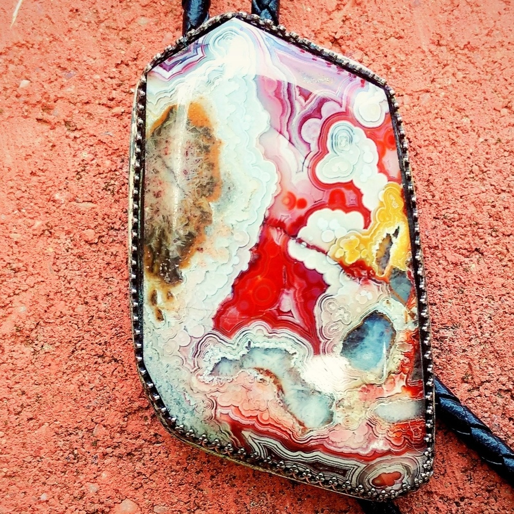 Outstanding Vintage Oversized Sterling Silver Rainbow Agate Bolo